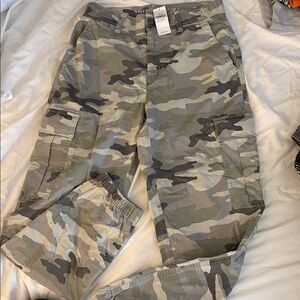 American Eagle Outfitters Camouflage Cargo Pants